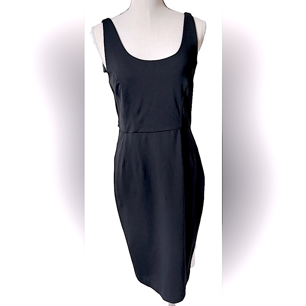 Donna Ricco New York classic slim fit black sheath tank dress. Size S